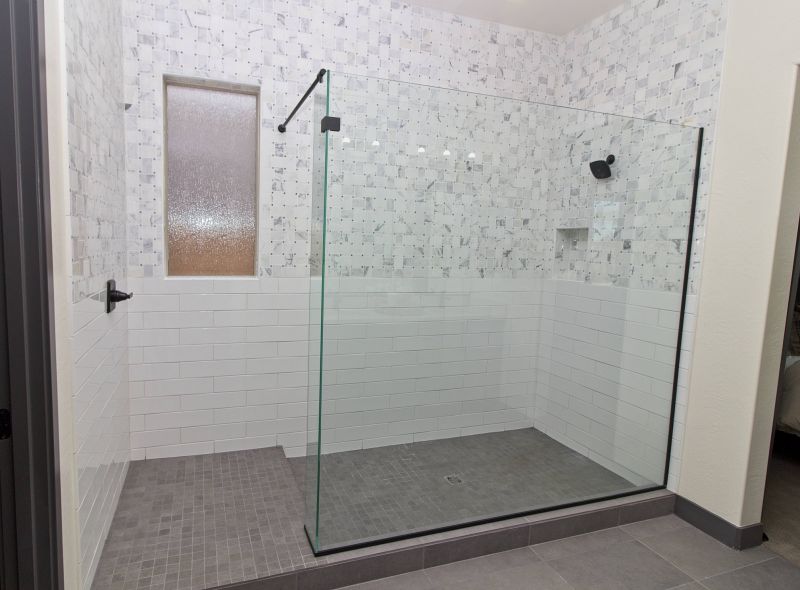 Corner Shower with Niche